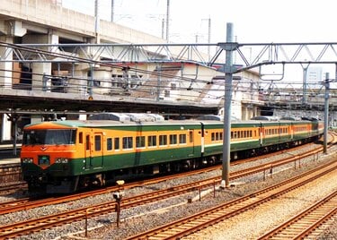 国鉄電車185系 185系、最後まで残った｢国鉄型特急電車｣の記憶 風格はイマイチ