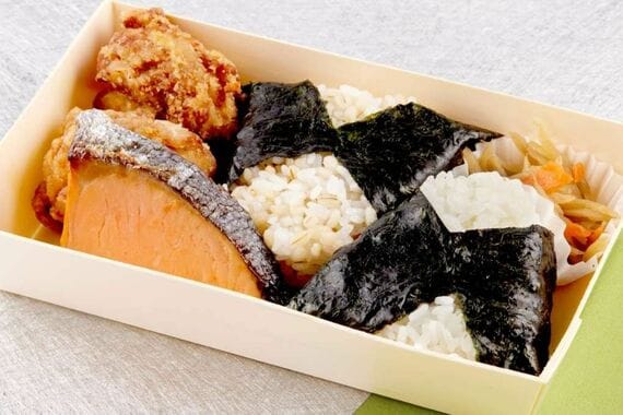 おにぎり弁当