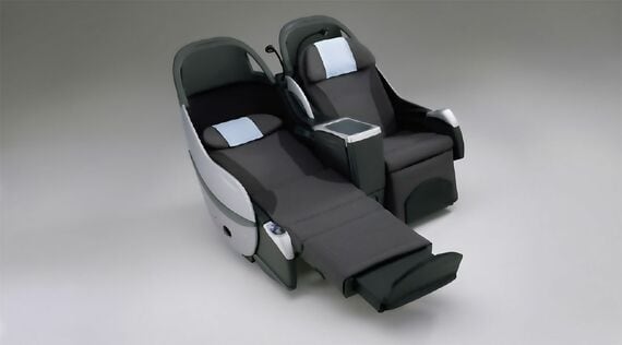 JALが2002年に発表したシェルフラットシート