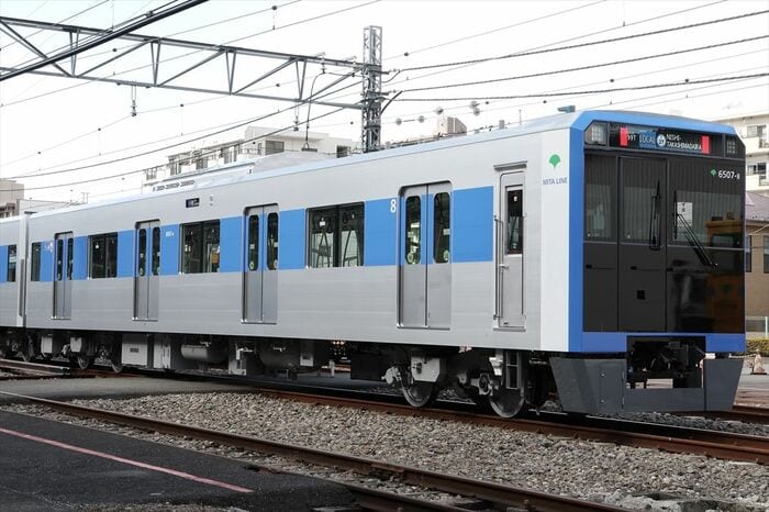 8号車。6500形は三田線初の8両編成だ