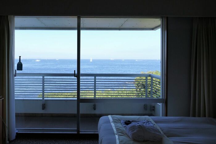 室内から見た東京湾