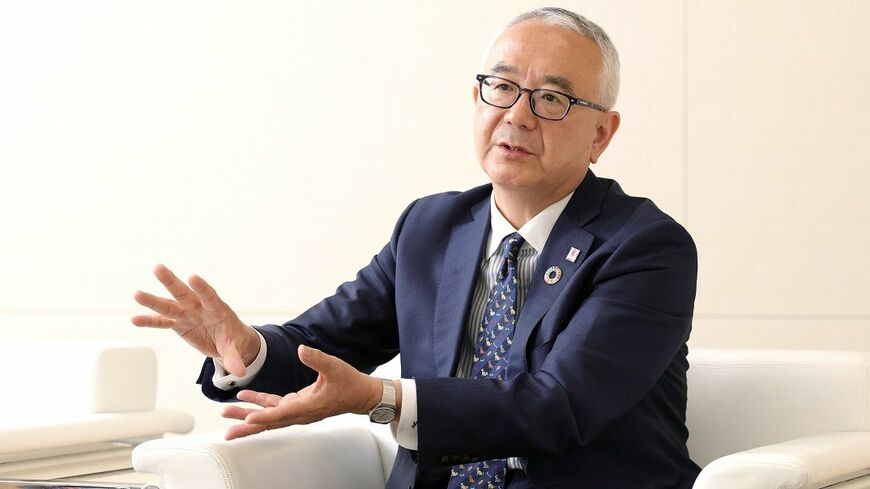 手代木功／てしろぎ・いさお 1959年12月宮城県生まれ。1982年東京大学薬学部卒業、塩野義製薬入社。1987年にアメリカ・ニューヨークオフィス駐在。帰国後、社長室勤務を経て1999年経営企画部長。2004年医薬研究開発本部長、2006年専務執行役員、2008年4月社長。2022年7月代表取締役会長兼社長CEOに就任（撮影：尾形文繁）