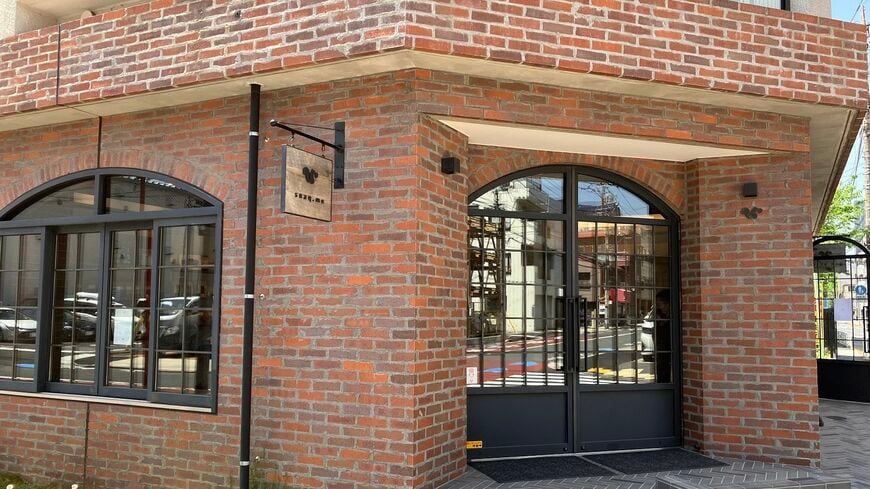 4月23日にオープンしたsnaq.me（スナックミー）の直営店「snaq.me 清澄白河」。感染対策を講じての開店となったが、初日、翌日の2日間で500人以上の来場があったという（筆者撮影）