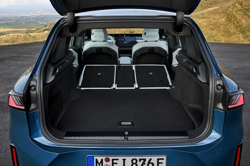 BMW iX3（写真：BMW AG）
