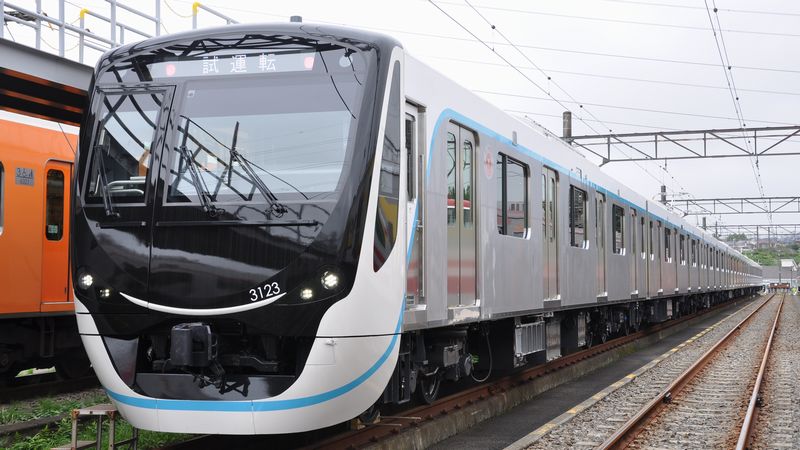 東急目黒線､｢8両化｣に備えた新型車両の全貌 水色ラインの｢3020系｣､今年