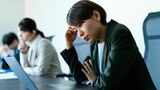 新型コロナの感染症法上の位置づけが5類へと移行される中、ビジネスの現場では戸惑いの声もあがっているようです（写真：Graphs／PIXTA）