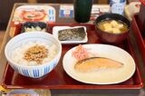 500円以下で、ボリューム抜群な朝食（筆者撮影）