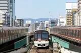御堂筋線新大阪駅の江坂方には引上線があり新大阪ー天王寺間等の列車が入る。新ダイヤでは北急車両による大阪メトロ線内折り返し運用が誕生した（写真：松本洋一）