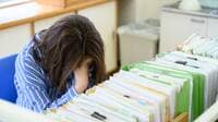 ワンオペ事務員の嘆き｢社会常識ない教員に呆然｣