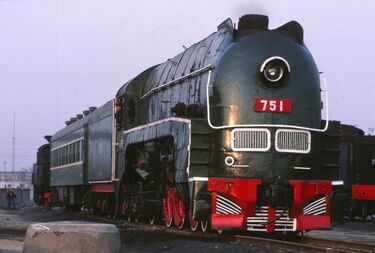 貴重映像！満鉄｢あじあ号｣の機関車が動いた 煙上げ｢パシナ｣が走る1984 