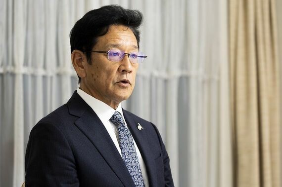 栗山英樹氏