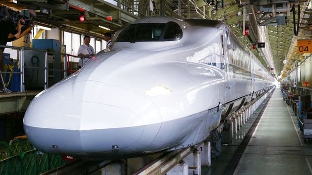 試運転用｢N700S｣は営業運転に使わないのか 現行｢N700系｣には客を