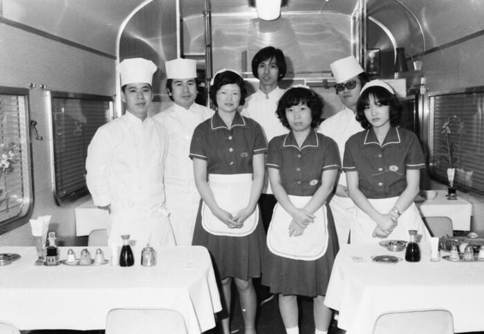 食堂車は日本食堂の”車上勤務”といわれた