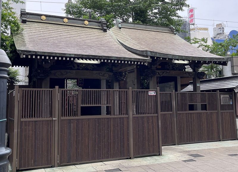 数々の怪異がささやかれる四面塔は池袋東口P'パルコの隣にある。かつてこのあたりで辻斬りが頻発していた（写真：実話ナックルズ編集部）