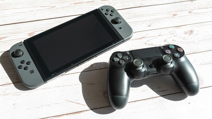お盆に遊んでほしいゲームを紹介します（写真：LuTiE78／PIXTA）