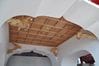 楼門のアーチ部分の天井。四隅にカメがいる