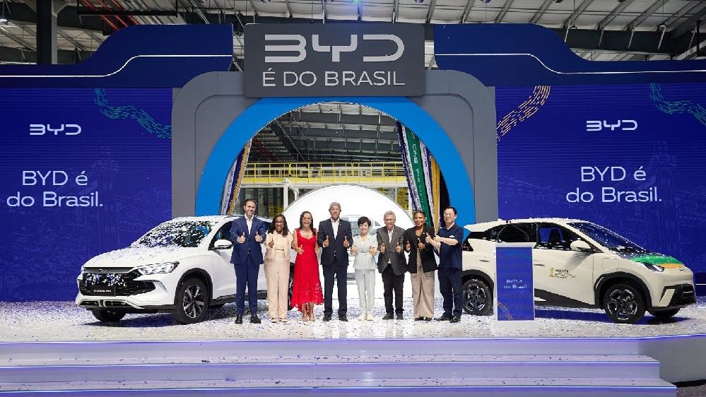 BYDのブラジル工場は、ウズベキスタンとタイに続く中国国外3カ国目の乗用車工場だ。写真はブラジル工場の竣工記念式典（BYDのSNS公式アカウントより）