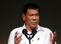 フィリピン大統領､2年以内の米軍撤退求める
