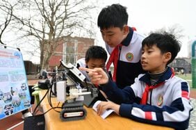 小学校教育へのAI導入は問題だらけ､早期のAI教育によって恩恵を受けるのは生徒ではなくテクノロジー企業だ