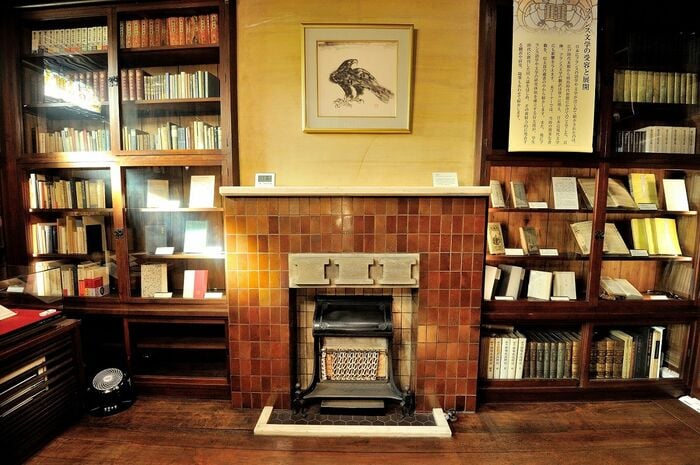 マントルピースを模したガスストーブ