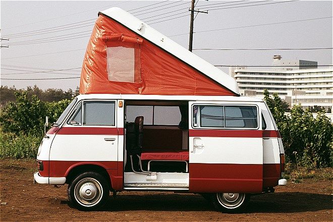 1969年発売の三菱「デリカコーチ」（写真：三菱自動車）