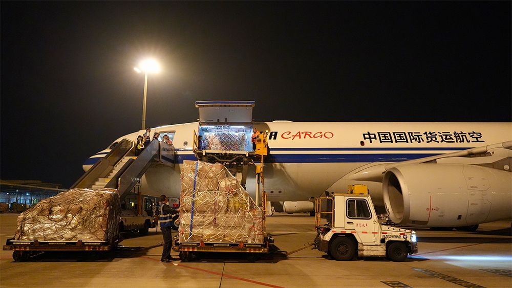 中国の航空貨物業界は越境ECの急成長を追い風に輸送力を増強してきたが、一転して機材余剰に見舞われている(写真は中国国際貨運航空のウェブサイトより)