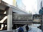 駅の外から見た旧外回りホーム。今後撤去される