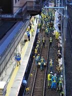 上から見た現場。線路がホームから離れているのがわかる