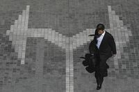 アベノミクスは所得分配の色を強めている 分配政策に軸足､民主党政策に接近の声も