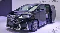 レクサスにあえて｢ミニバン｣が加わった意味 ｢実用で使う｣から｢空間を快適に使う｣へ進化
