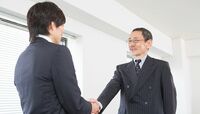 目上の人に｢お疲れさまです｣は間違いなのか 同じことでも言い回しで印象は変わる