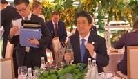 安倍首相､G20昼食会で"手酌"の悲哀