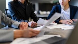 何でも｢担任1人で抱えこむ学校｣は当たり前→とっくに限界､市内の全小学校で"チーム担任制…