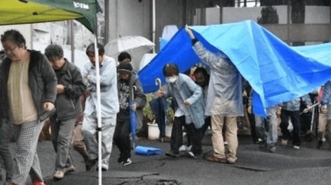 熊本地震､捜索･復旧活動を阻む｢風雨｣の今後