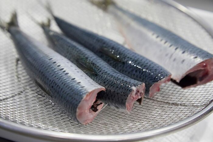 洗い終わったらザルにあげて