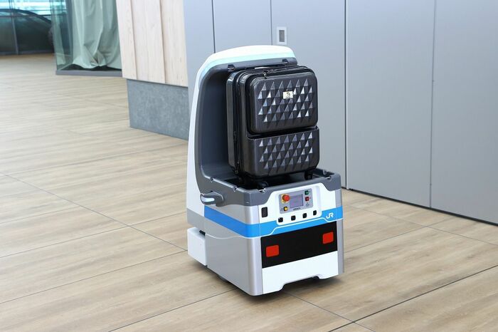 オムロン・ソーシアルソリューションズの手荷物搬送ロボ