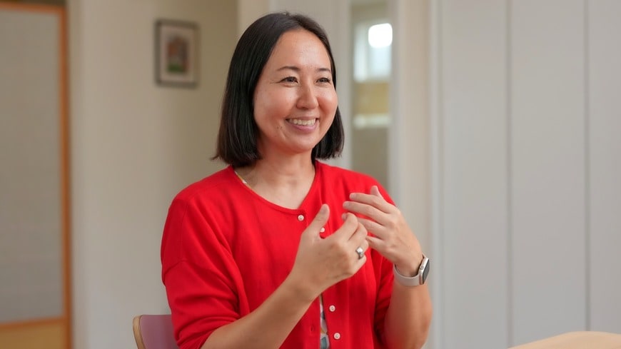 「フィールドワークが好きなんです」と吉岡さん（撮影：梅谷秀司）