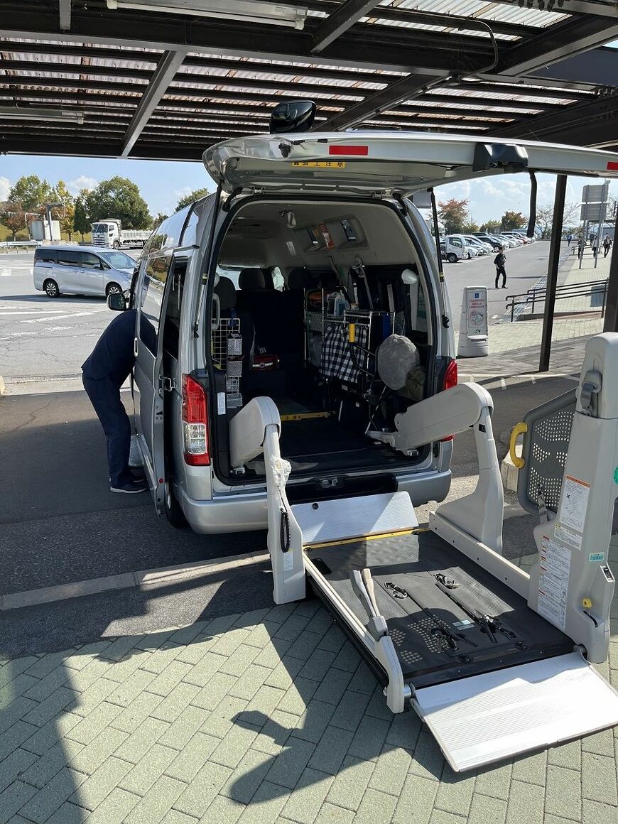スロープなどの福祉機能がついている介護タクシー