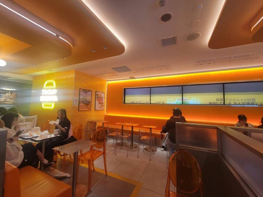 地下1階の客席フロアは比較的空いていた（筆者撮影）