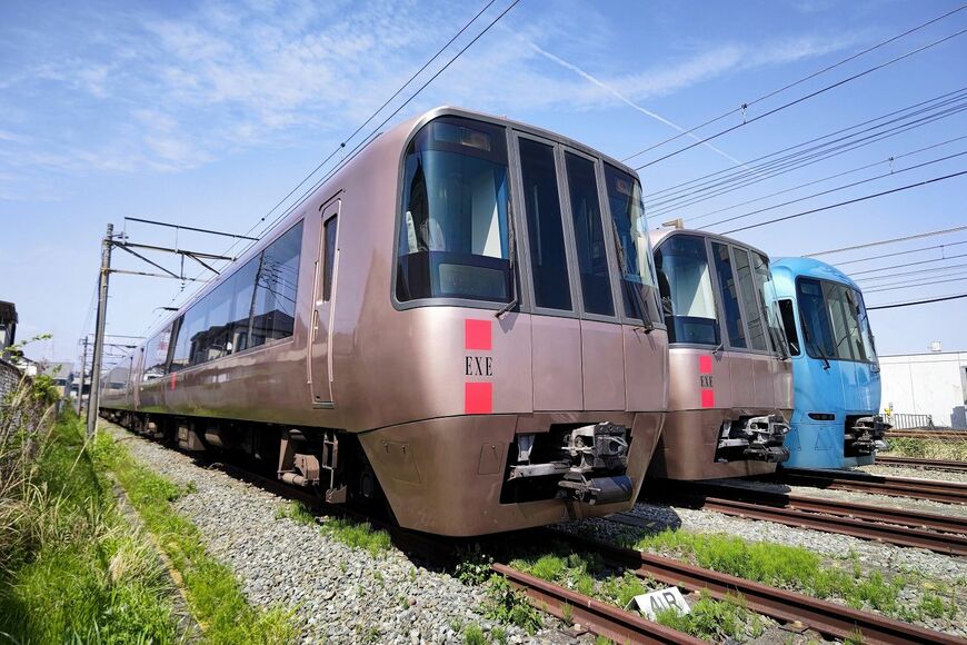 貫通タイプの先頭車（記者撮影）