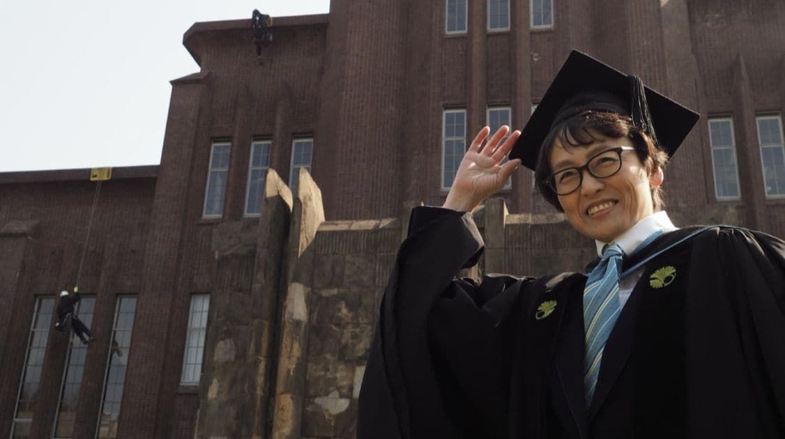 50歳で東京大学文科3類に合格した安政真弓さんにお話を伺いました（写真：安政さん提供）