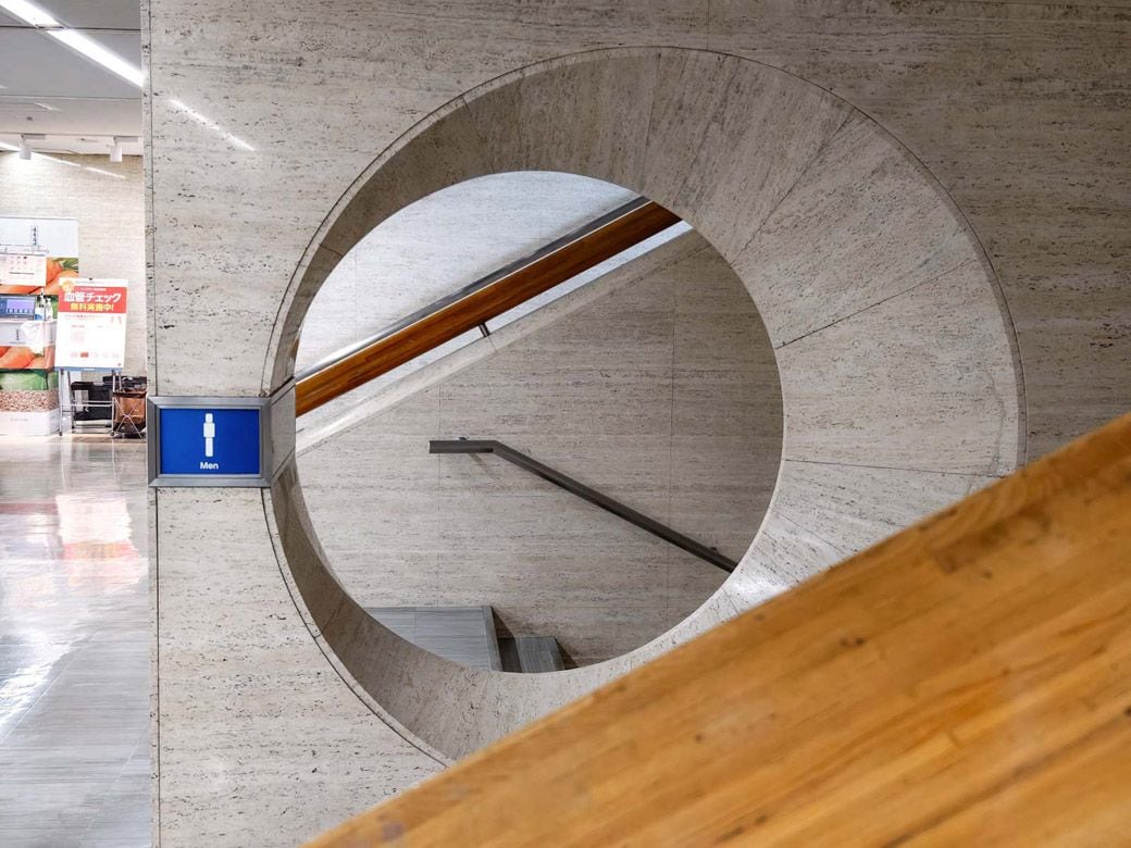 地下1階の男女トイレ