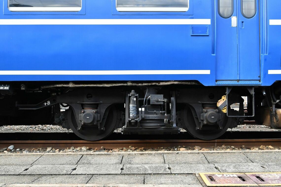 12系は空気ばね式の台車を採用。乗り心地が向上した（撮影：伊原薫）