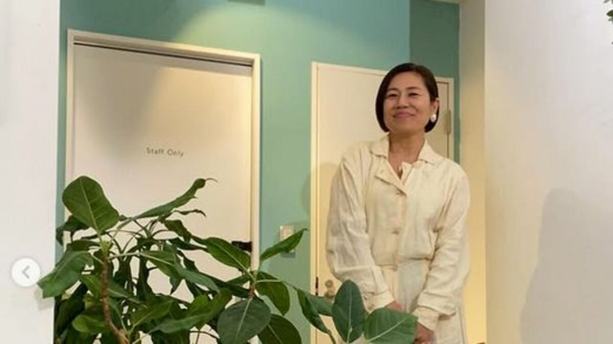 “我曾以为成名会改变些什么……”53岁的青木沙耶香谈三十多岁大红后仍未得到的东西