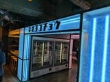 ネオヨコチョウの入り口（筆者撮影）