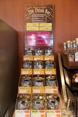 ハーブティやフレーバーシロップがあるのもテンションが上がるポイント（筆者撮影）