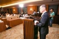 介護撤退でも暗雲晴れぬ「折口帝国」