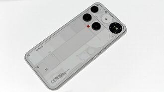 スマホの背面で表現 Nothing Phone (3)の挑戦