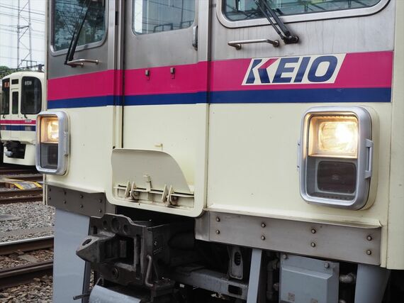 京王7000系 角型ライト