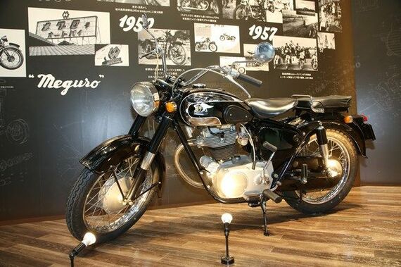 カワサキ｢メグロS1/W230｣昭和レトロな姿に歓喜 ネオクラシックブーム